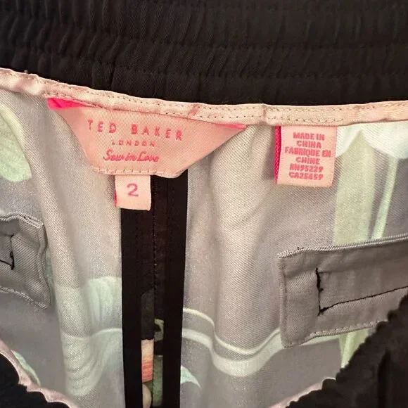 TED BAKER Floral Pant size 2 Black side pockets back zipper pocket - Picture 8 of 9